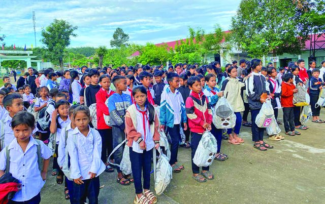 Photo from the report: Extending the Love of Christ to Thousands