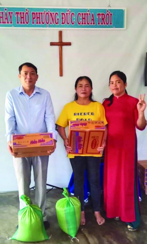 Photo from the report: Food Bags to the Needy