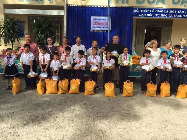 Photo from the report: TET Outreach/Five Tons of Rice